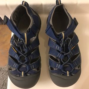 Keen Big Kids’ Newport H2 (Blue Depths/Gargoyle)